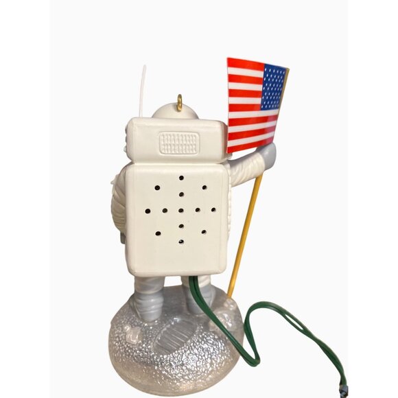 Hallmark 1994 Lunar Landing 25th Anniversary Astronaut Ornament With Light-Up Ba - Picture 8 of 16